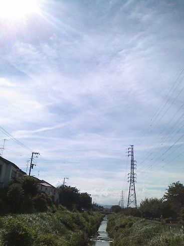 resize2103_川の上の空.jpg